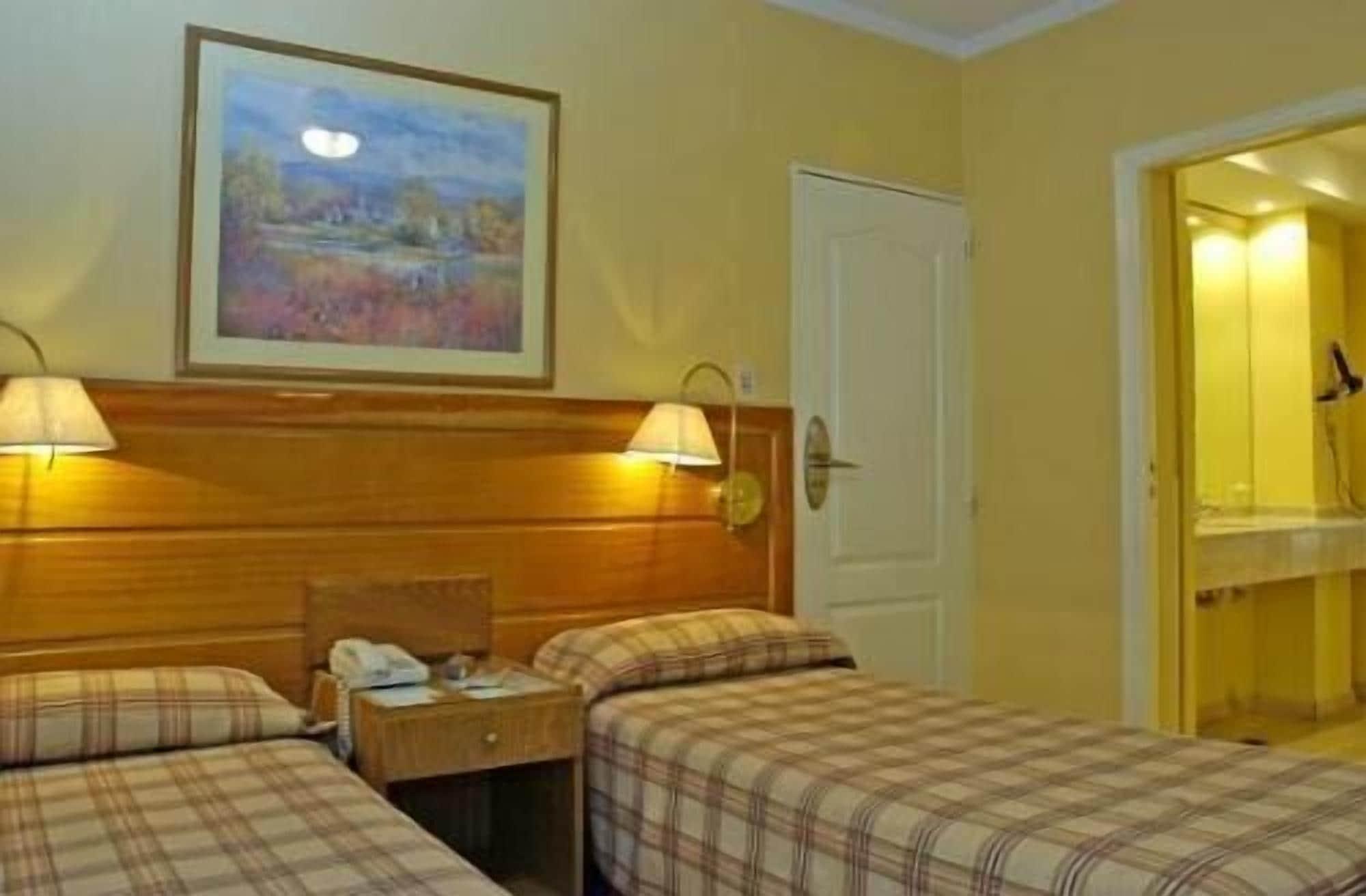Hotel Provincial Мендоса Екстер'єр фото