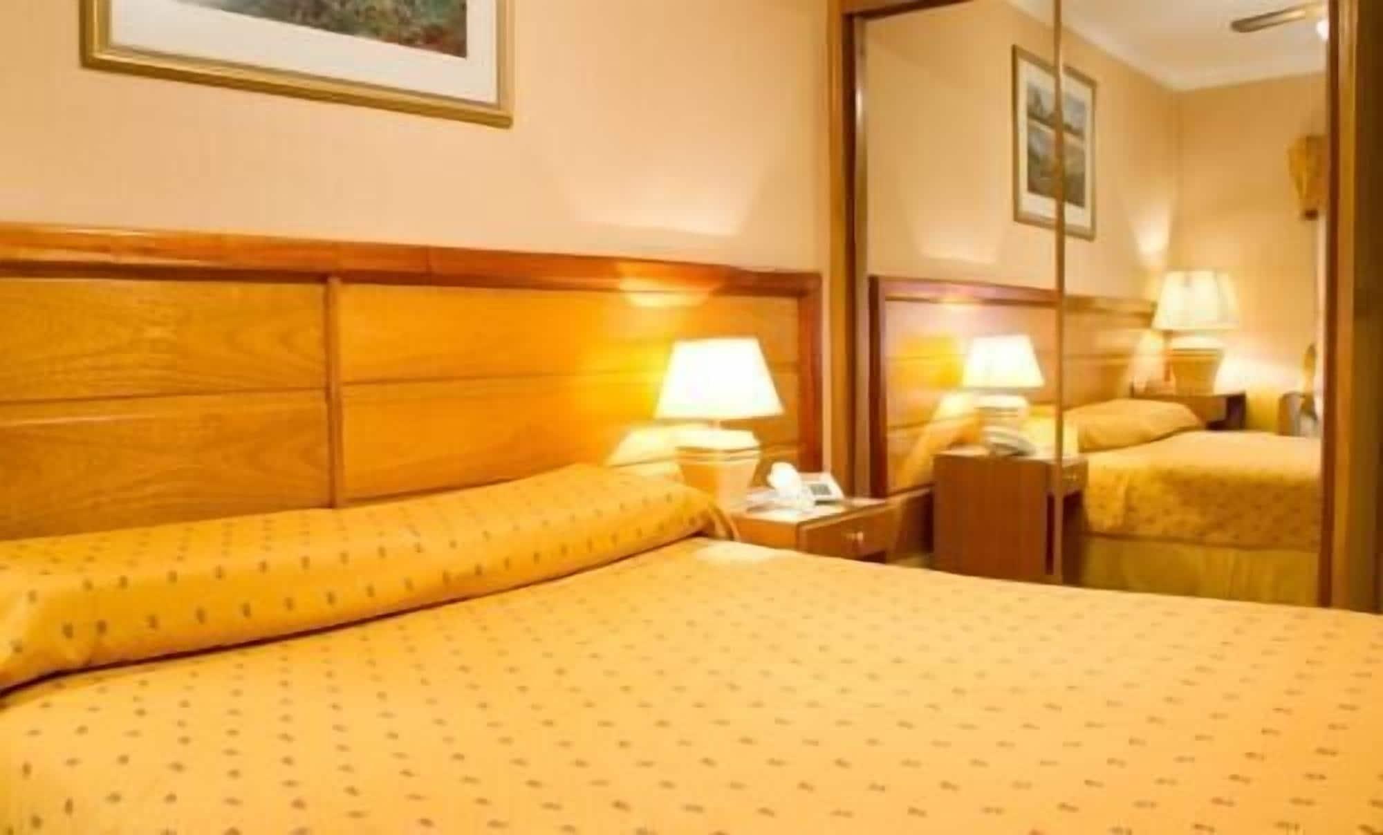 Hotel Provincial Мендоса Екстер'єр фото