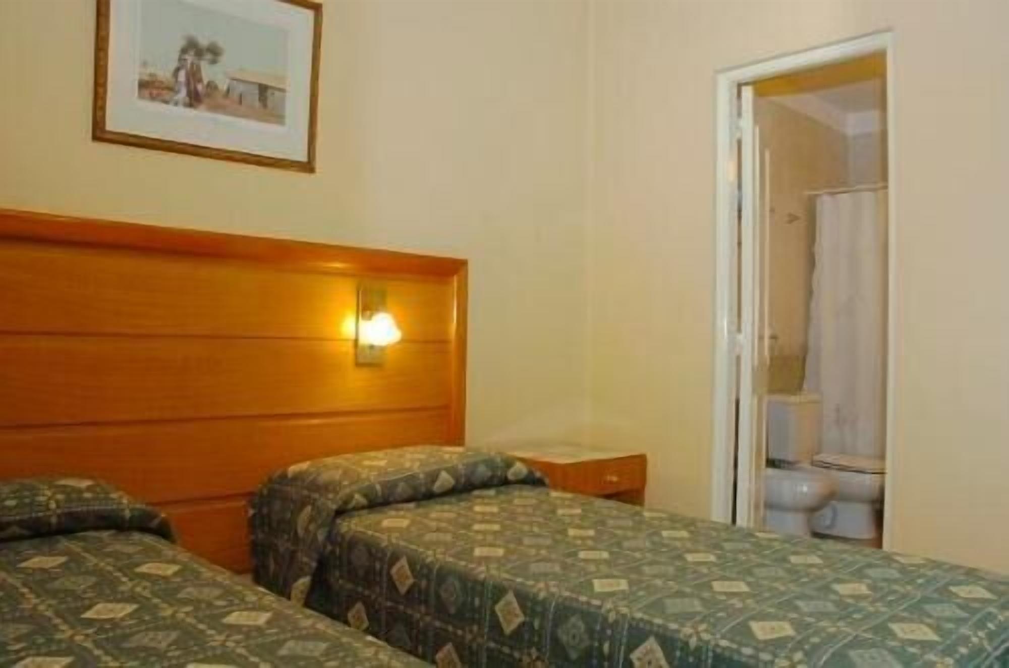 Hotel Provincial Мендоса Екстер'єр фото