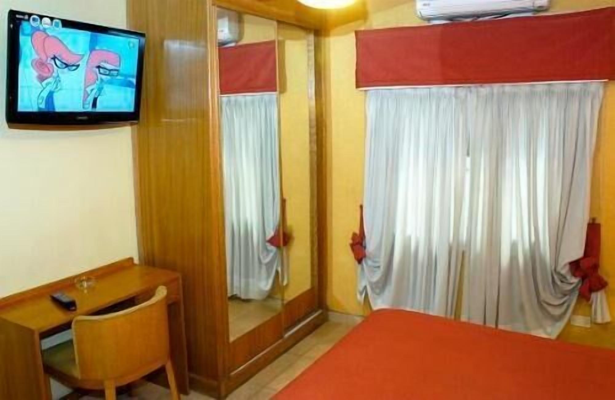 Hotel Provincial Мендоса Екстер'єр фото